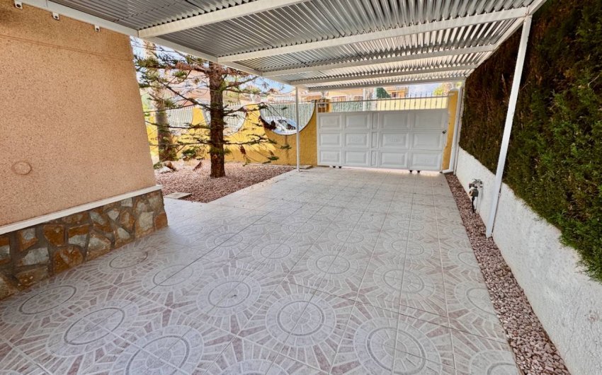 Reventa - Villa -
Benferri