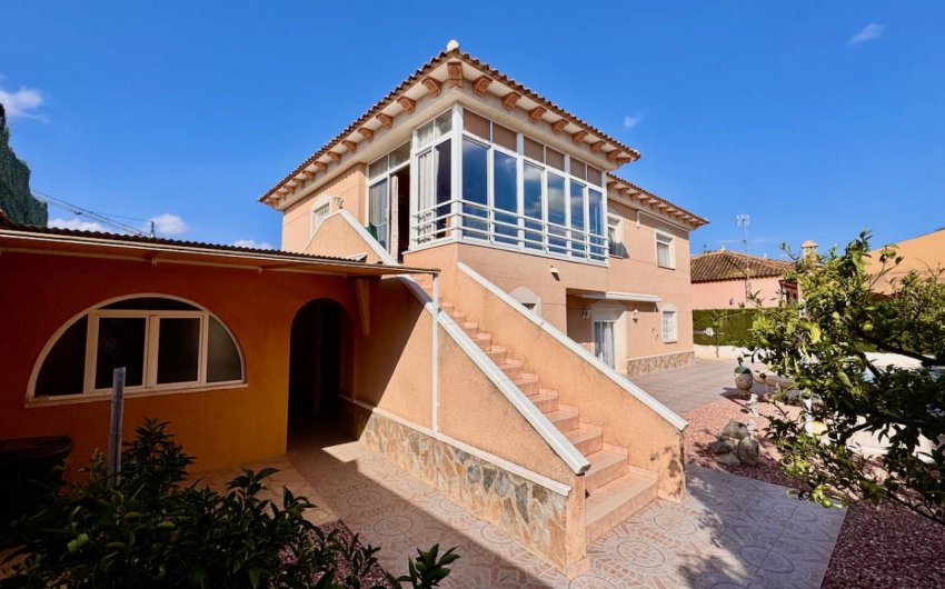 Reventa - Villa -
Benferri