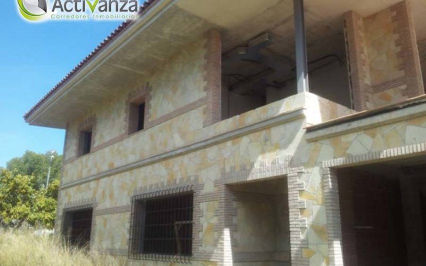 Reventa - Villa -
Benidorm - Urbanizaciones