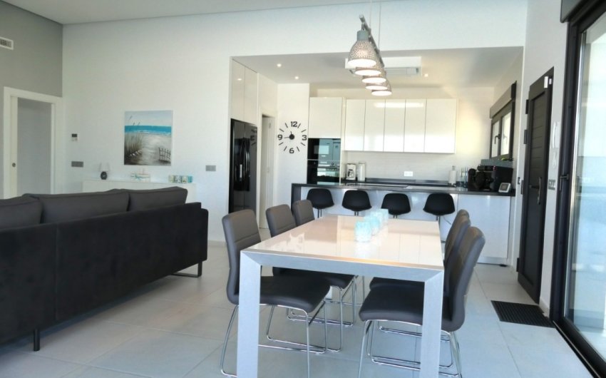 Reventa - Villa -
Benijofar - Costa Blanca