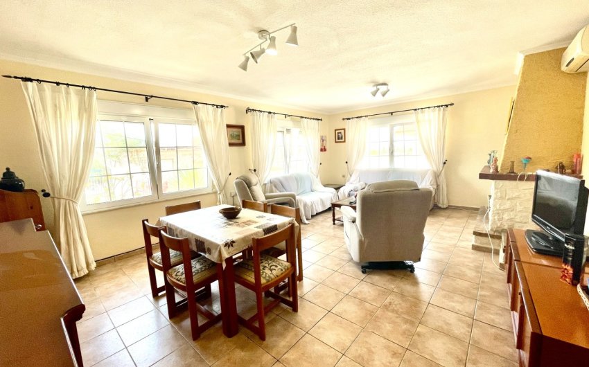 Reventa - Villa -
Benijofar - pueblo
