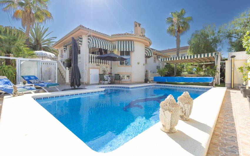 Reventa - Villa -
Benijofar