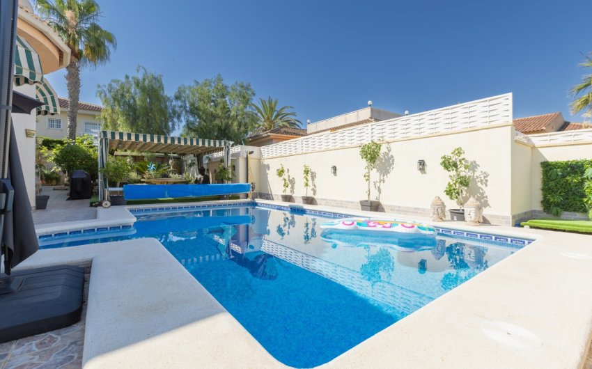 Reventa - Villa -
Benijofar