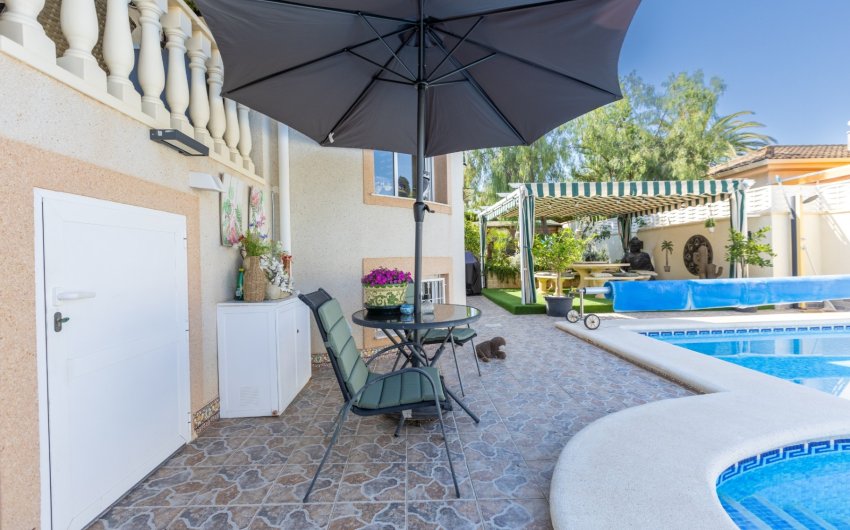 Reventa - Villa -
Benijofar