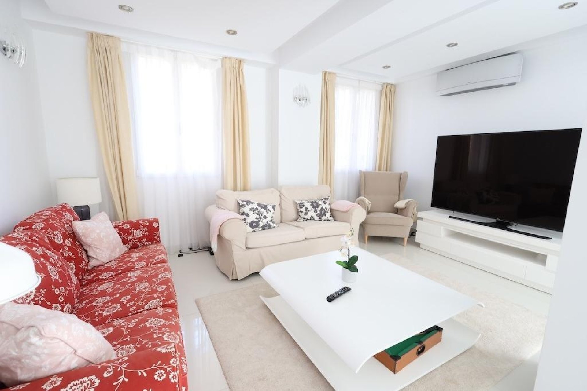 Reventa - Villa -
Cabo Roig - Costa Blanca