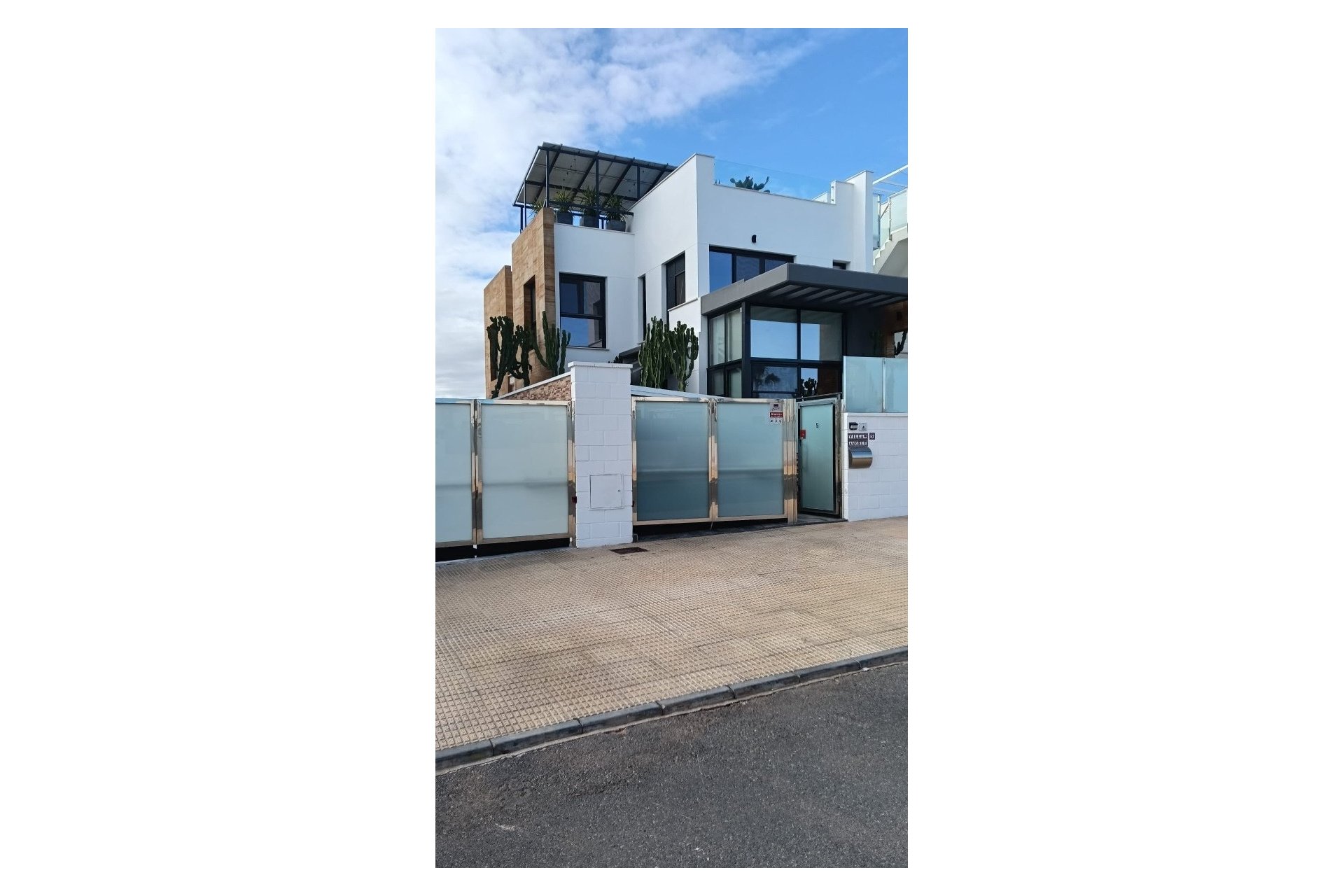 Reventa - Villa -
Cabo Roig - Costa Blanca