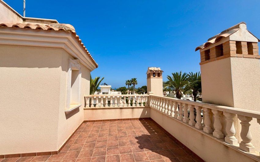 Reventa - Villa -
Cabo Roig - Costa Blanca