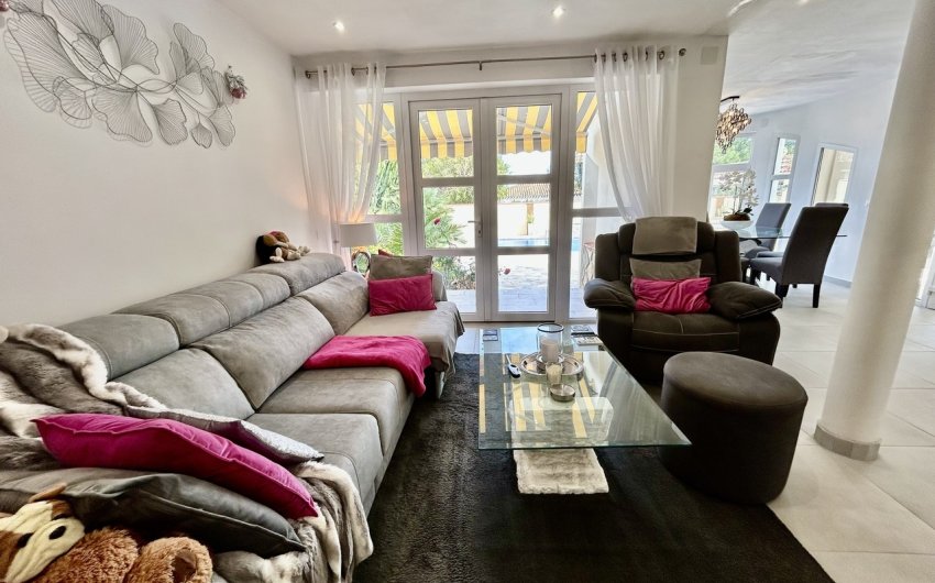 Reventa - Villa -
Cabo Roig - Costa Blanca