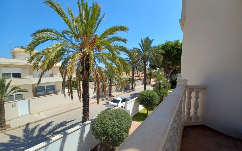 Reventa - Villa -
Cabo Roig - Costa Blanca