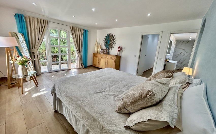 Reventa - Villa -
Cabo Roig - Costa Blanca