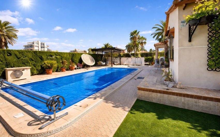 Reventa - Villa -
Cabo Roig - Costa Blanca