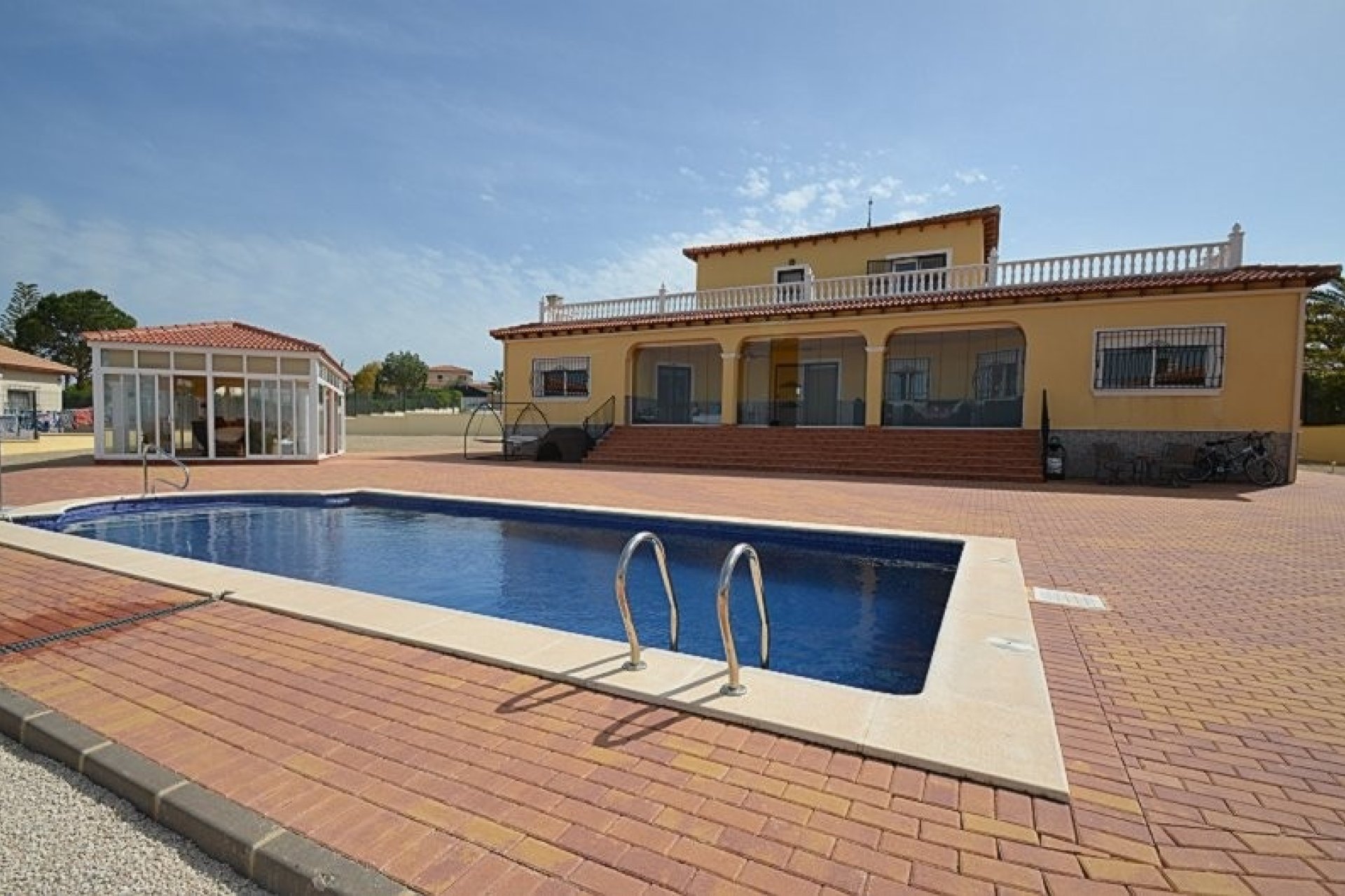 Reventa - Villa -
Campos del Río - Inland
