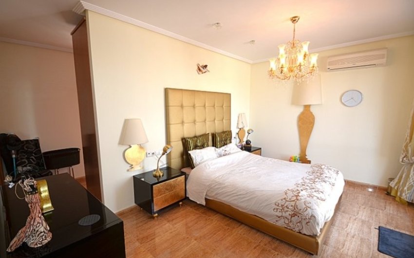 Reventa - Villa -
Campos del Río - Inland