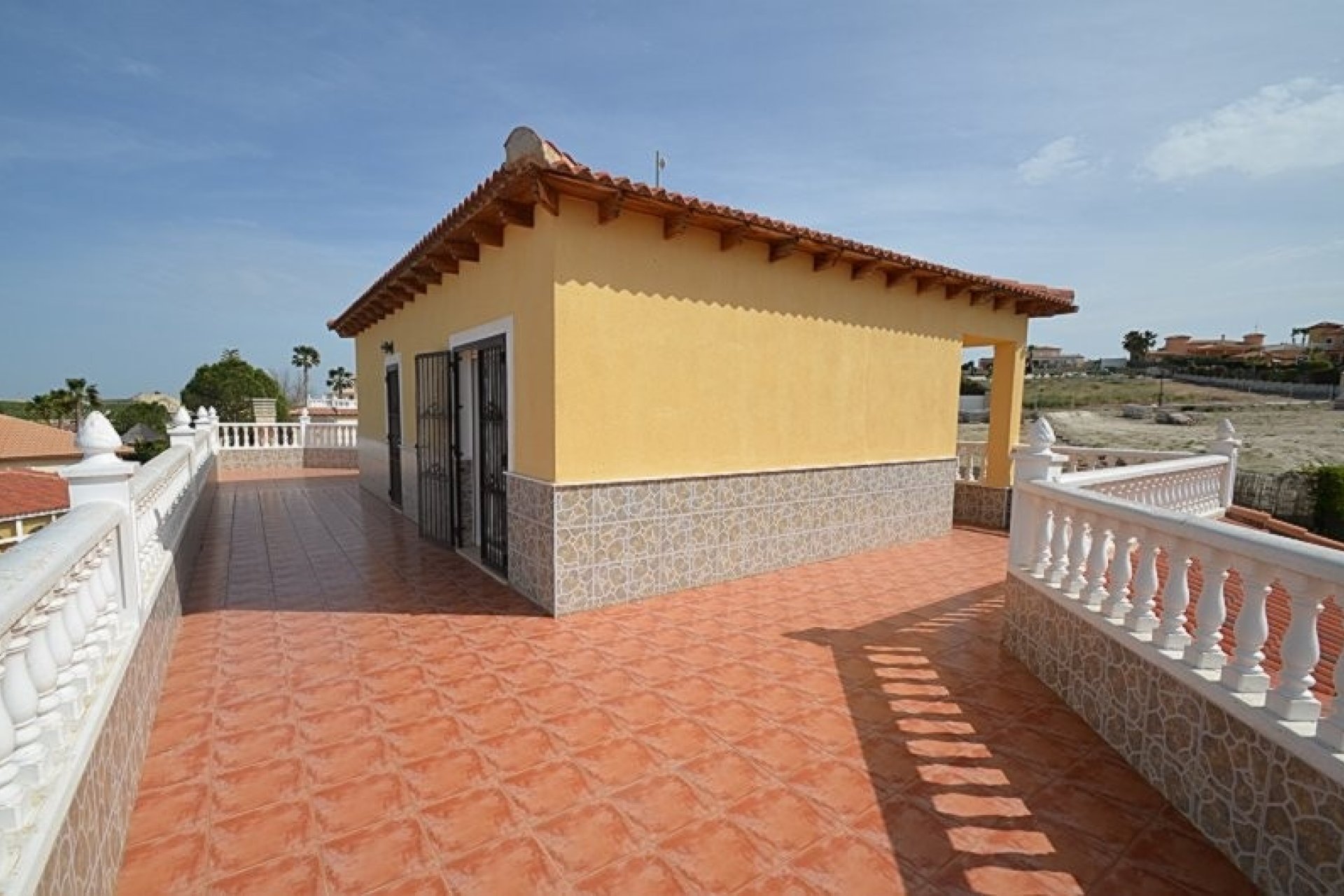 Reventa - Villa -
Campos del Río - Inland