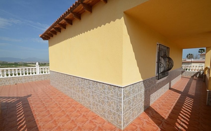 Reventa - Villa -
Campos del Río - Inland