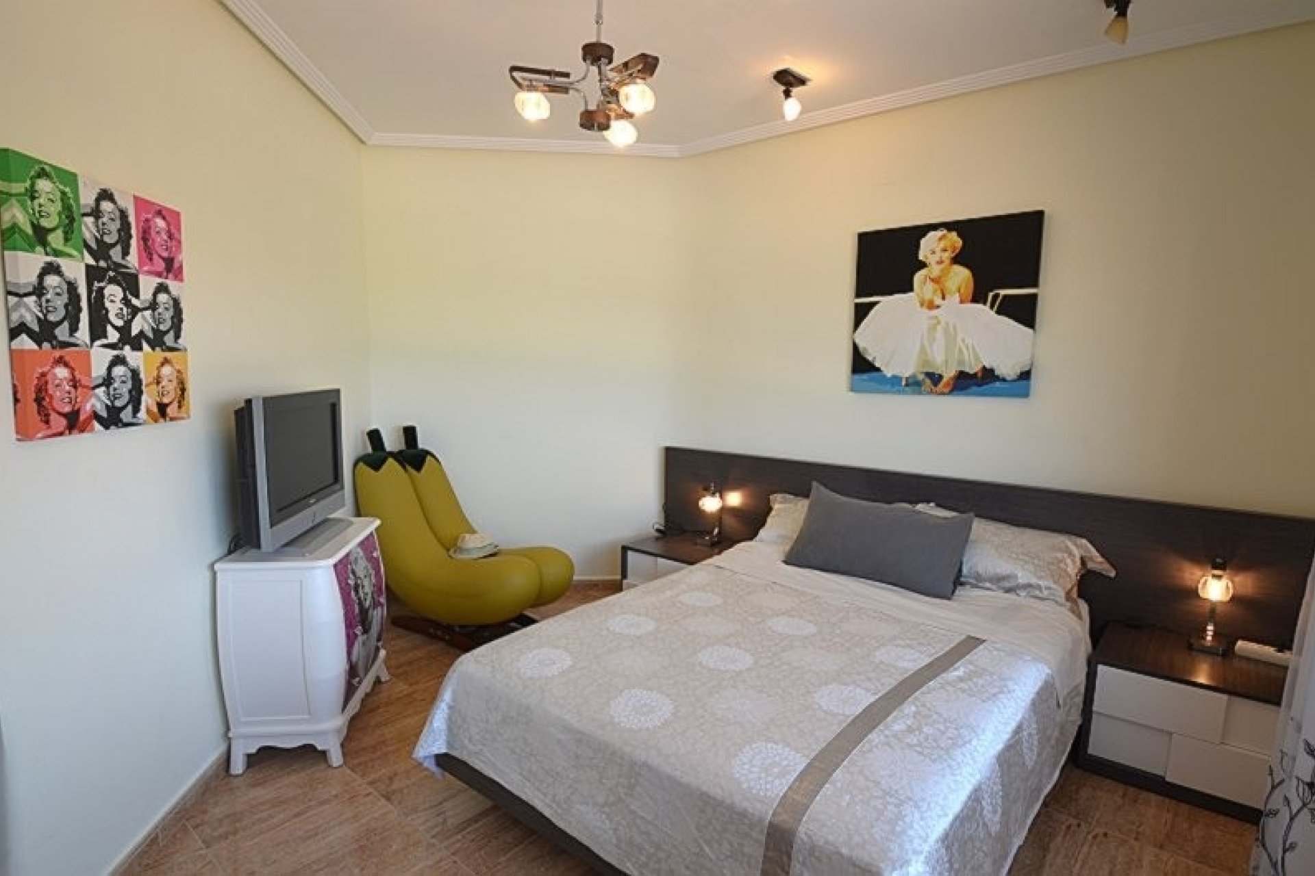 Reventa - Villa -
Campos del Río - Inland