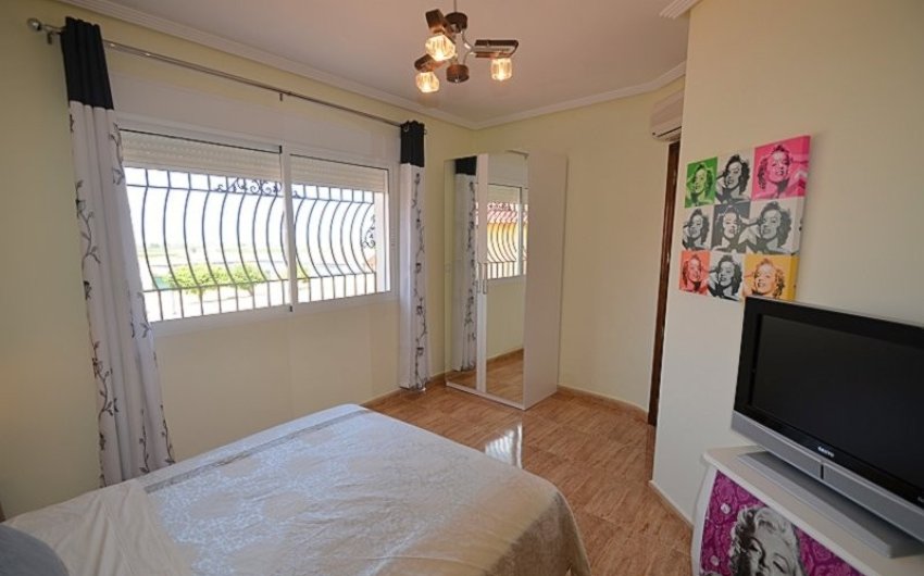 Reventa - Villa -
Campos del Río - Inland