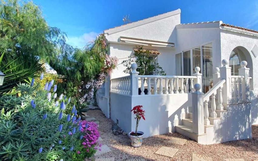 Reventa - Villa -
Camposol - Inland