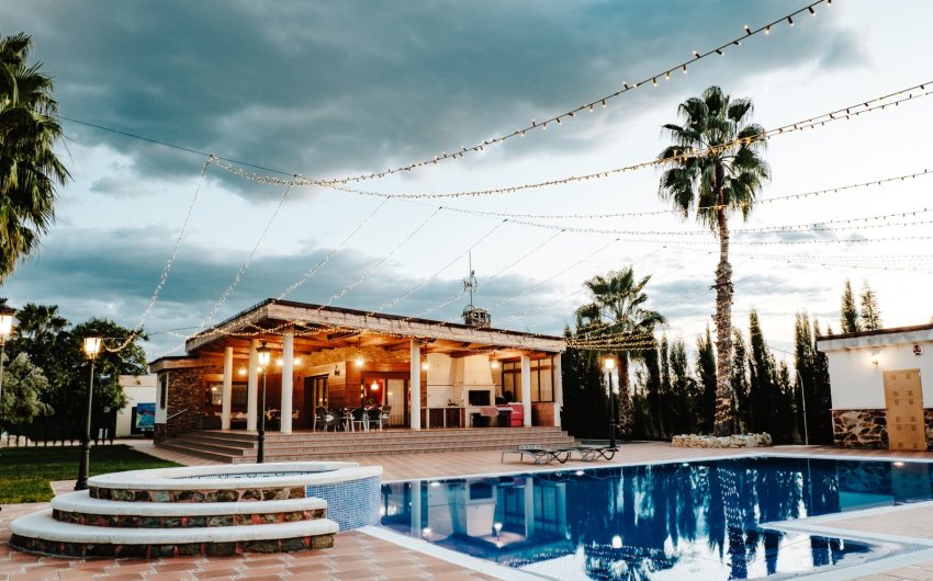 Reventa - Villa -
Catral