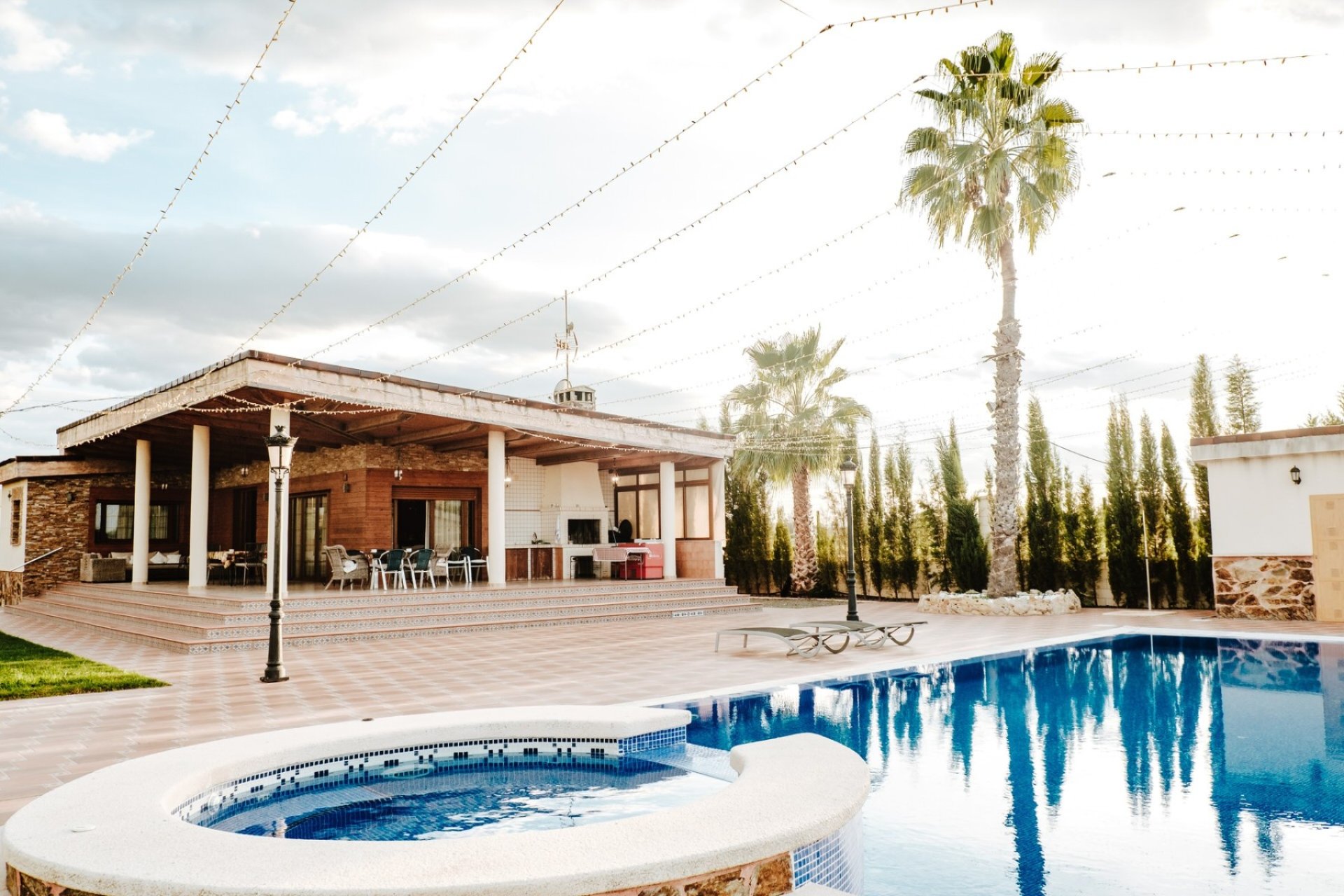 Reventa - Villa -
Catral