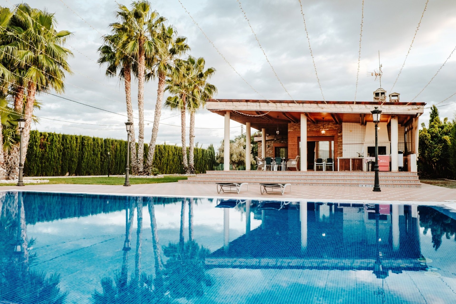 Reventa - Villa -
Catral