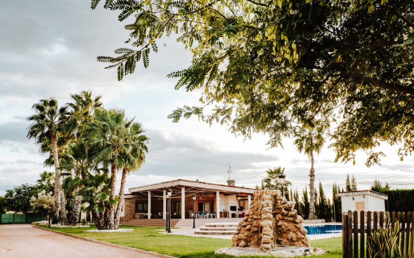 Reventa - Villa -
Catral