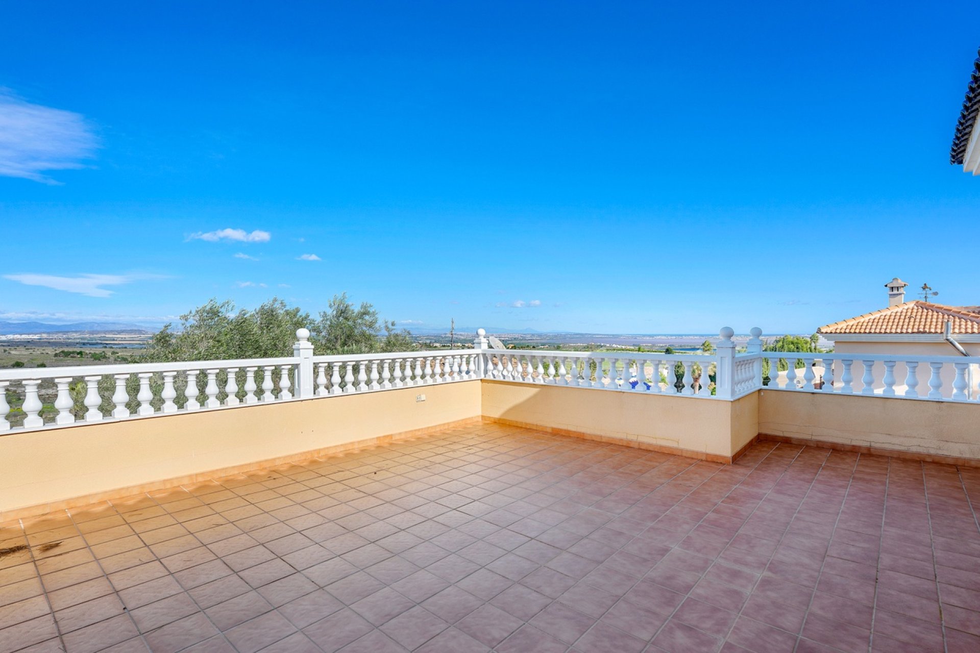 Reventa - Villa -
Ciudad De Las Comunicaciones - Costa Blanca