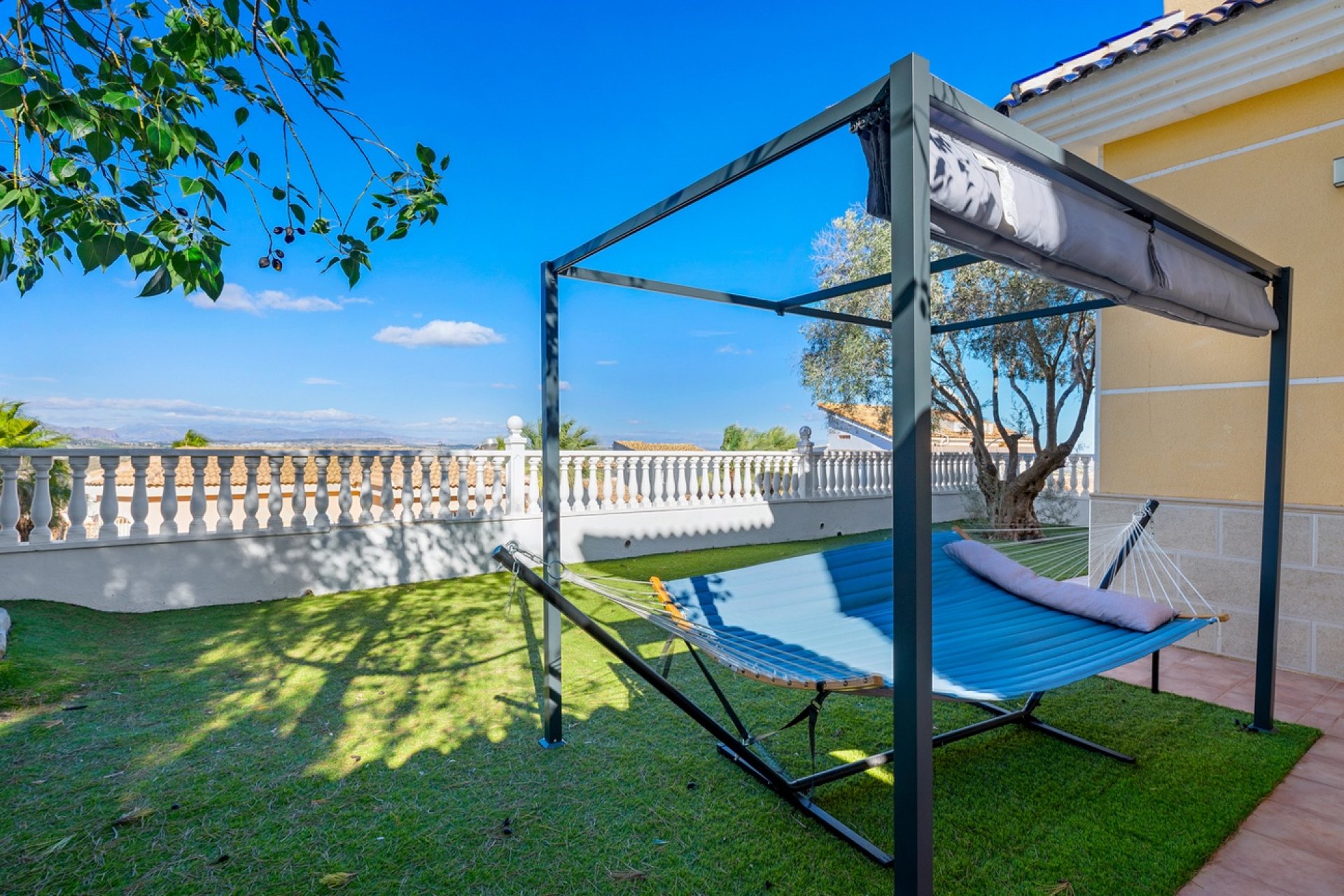 Reventa - Villa -
Ciudad De Las Comunicaciones - Costa Blanca