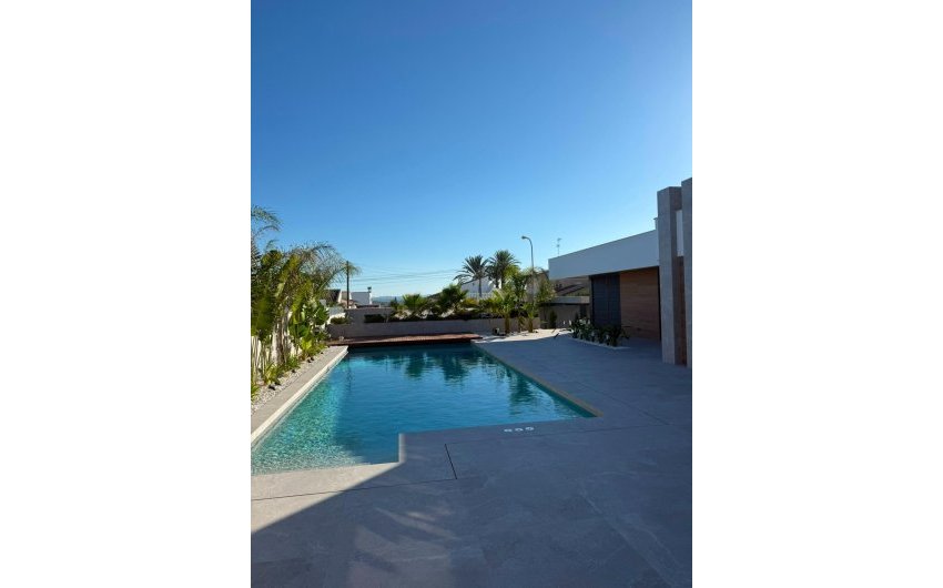 Reventa - Villa -
Ciudad Quesada - Centro De La Ciudad Quesada