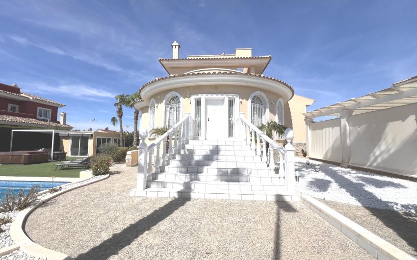 Reventa - Villa -
Ciudad Quesada - Costa Blanca