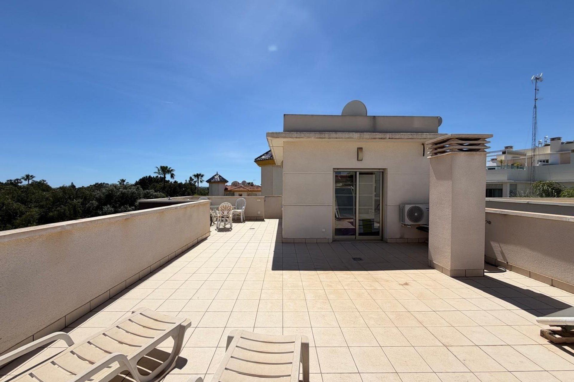 Reventa - Villa -
Ciudad Quesada - Dona Pepa