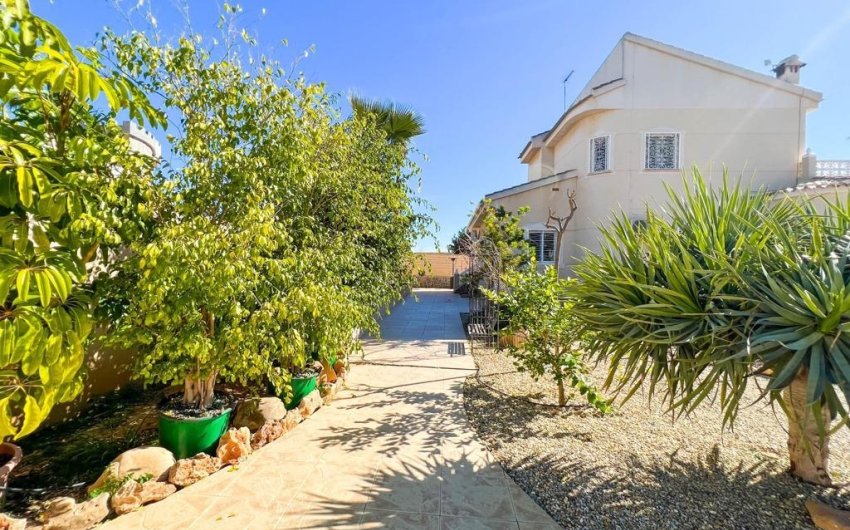 Reventa - Villa -
Ciudad Quesada - Doña Pepa
