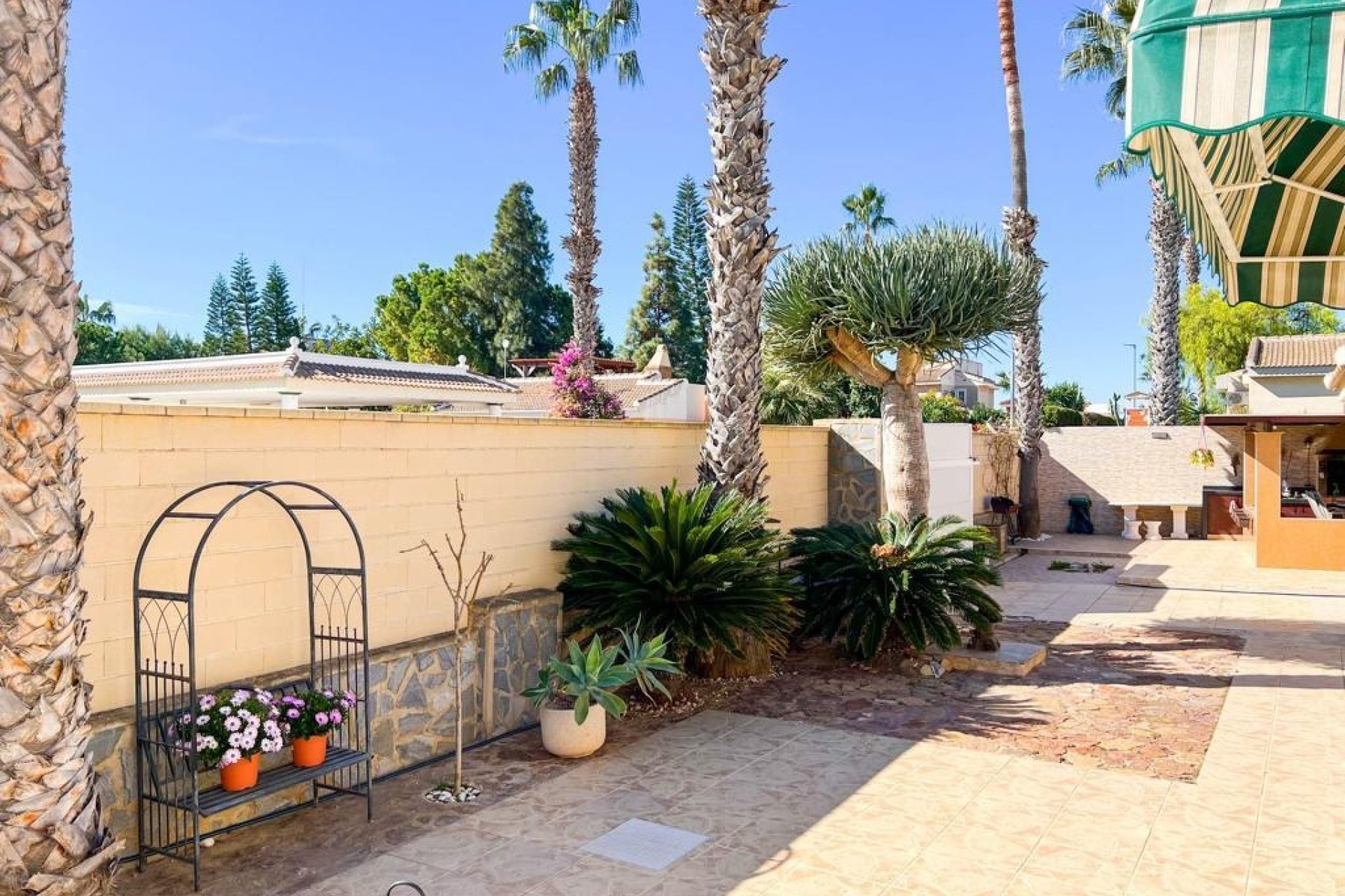 Reventa - Villa -
Ciudad Quesada - Doña Pepa