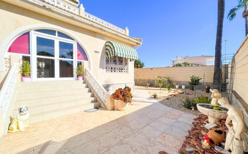 Reventa - Villa -
Ciudad Quesada - Doña Pepa