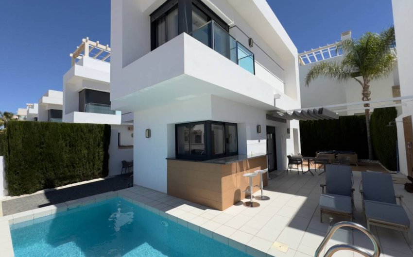 Reventa - Villa -
Ciudad Quesada - Doña Pepa