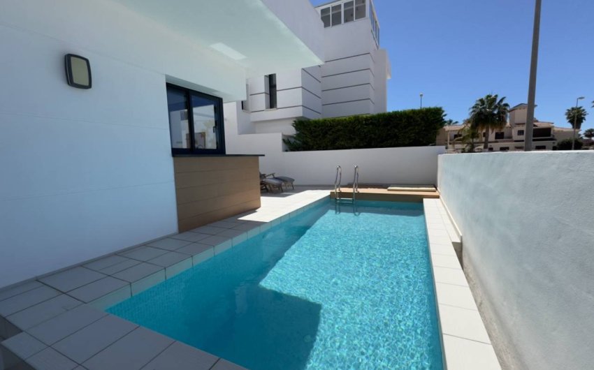 Reventa - Villa -
Ciudad Quesada - Doña Pepa