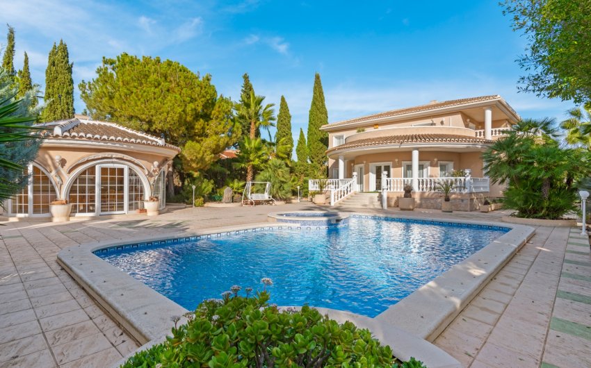 Reventa - Villa -
Ciudad Quesada - Doña Pepa