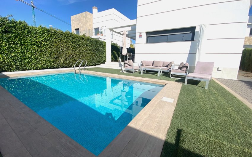 Reventa - Villa -
Ciudad Quesada - Doña Pepa