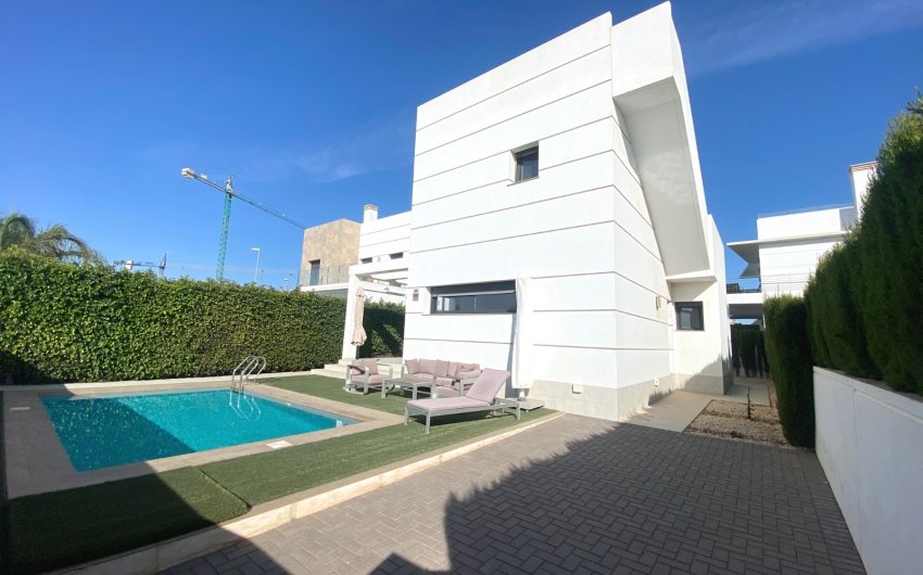 Reventa - Villa -
Ciudad Quesada - Doña Pepa