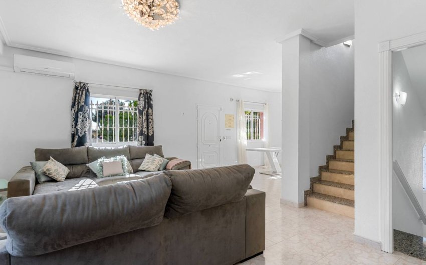 Reventa - Villa -
Ciudad Quesada - Doña Pepa