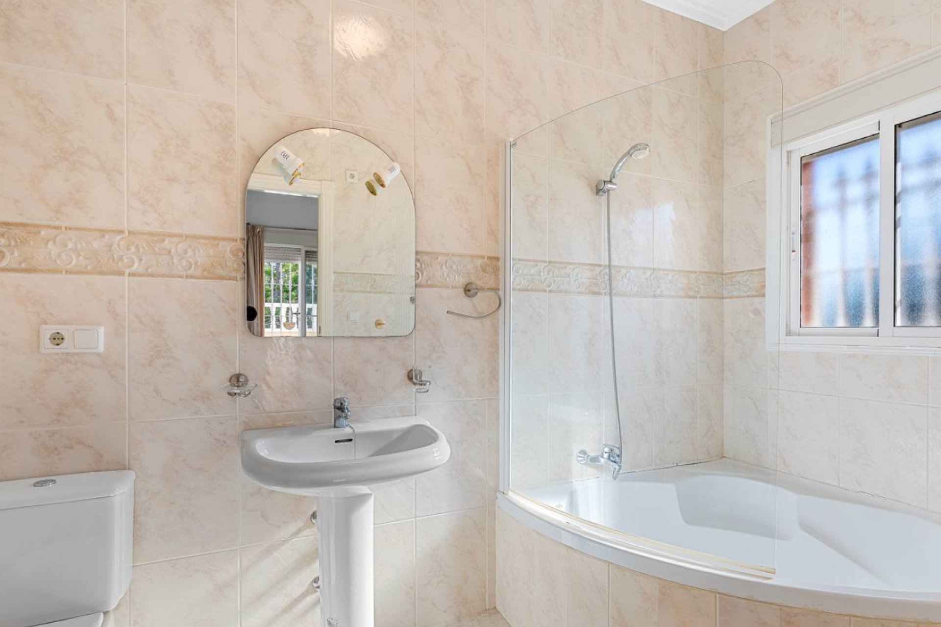 Reventa - Villa -
Ciudad Quesada - Doña Pepa