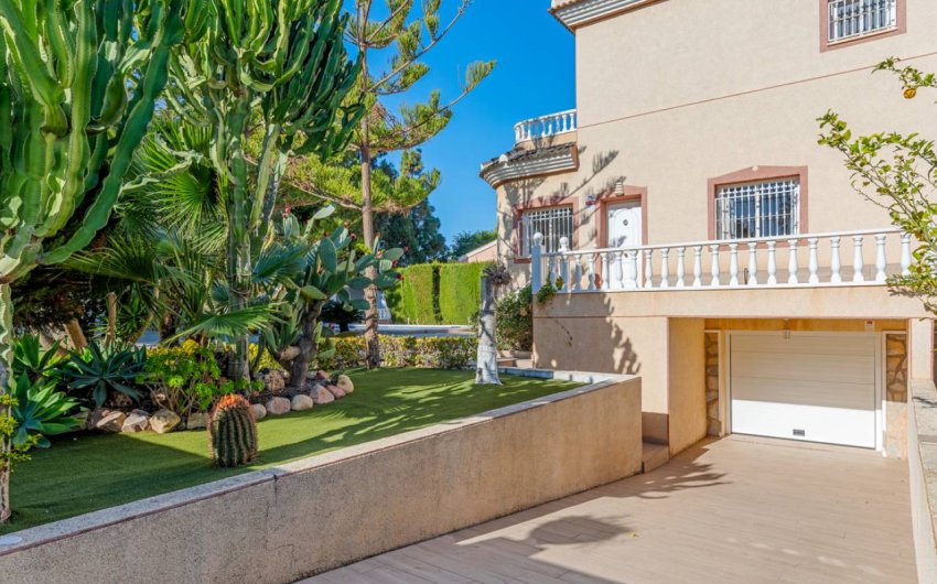 Reventa - Villa -
Ciudad Quesada - Doña Pepa