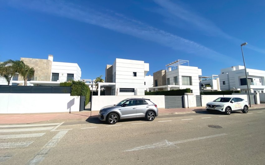 Reventa - Villa -
Ciudad Quesada - Doña Pepa