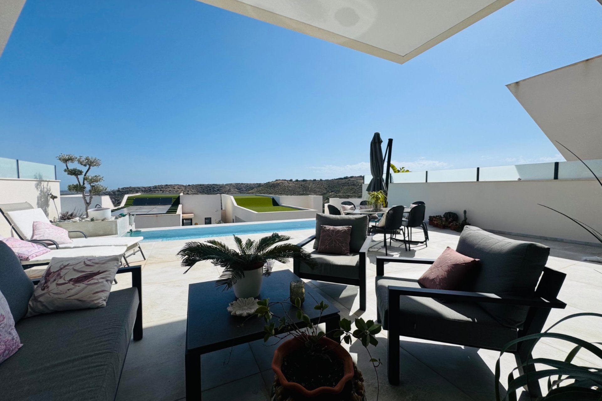 Reventa - Villa -
Ciudad Quesada - La Fiesta