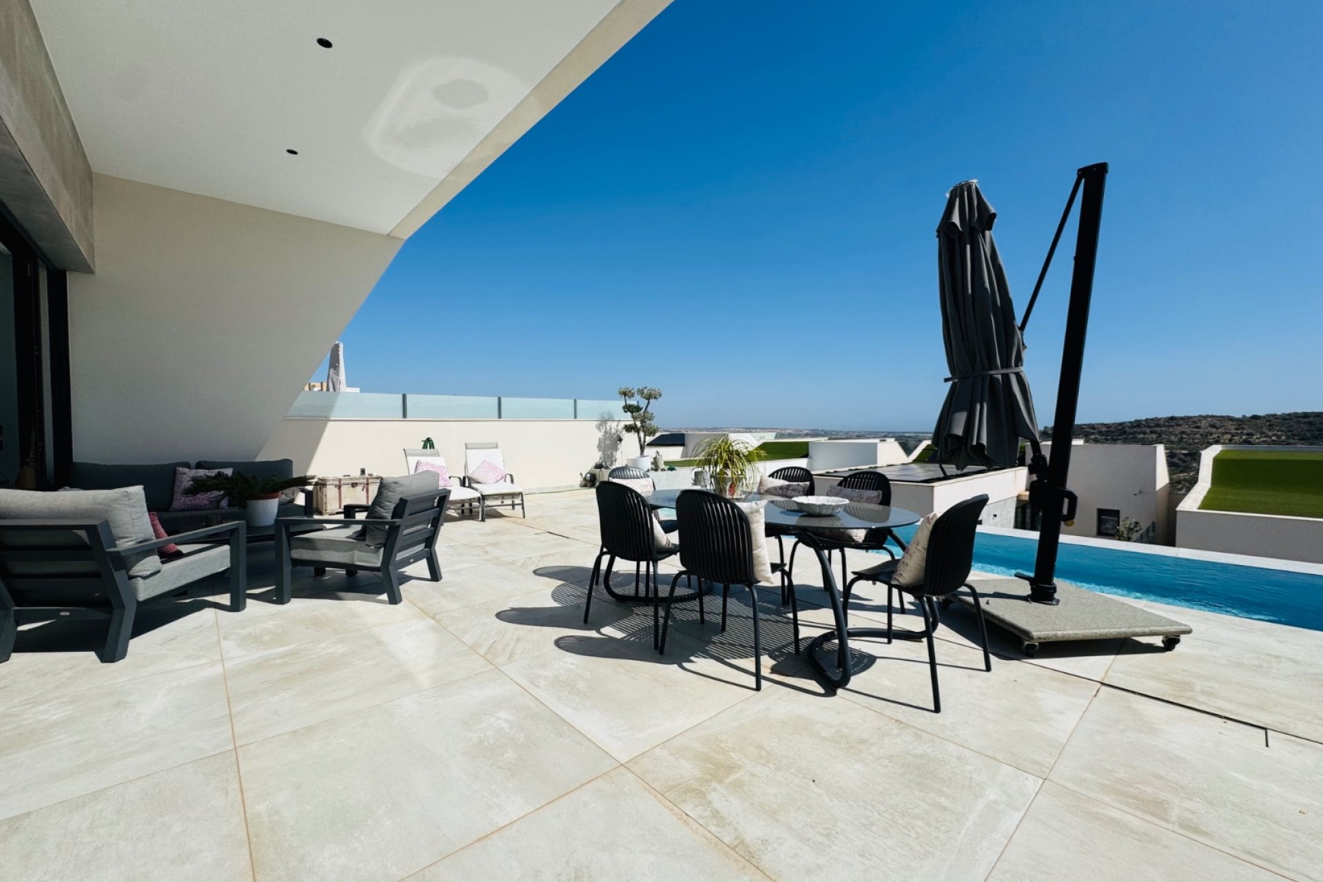 Reventa - Villa -
Ciudad Quesada - La Fiesta