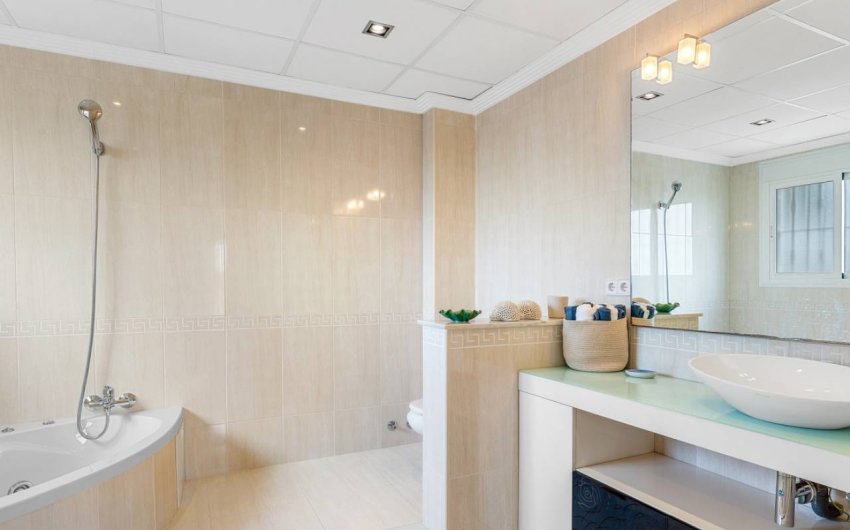 Reventa - Villa -
Ciudad Quesada - La Fiesta