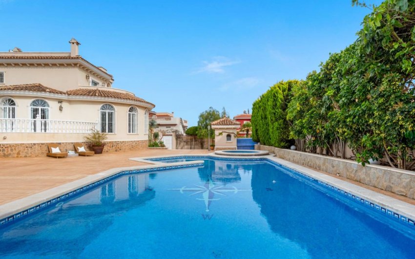 Reventa - Villa -
Ciudad Quesada - La Fiesta