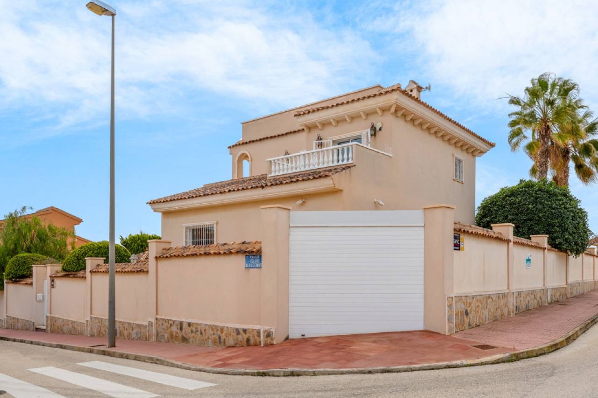 Reventa - Villa -
Ciudad Quesada - La Fiesta