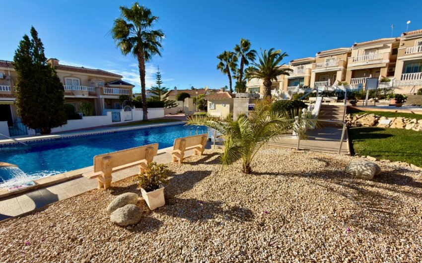 Reventa - Villa -
Ciudad Quesada - La Fiesta