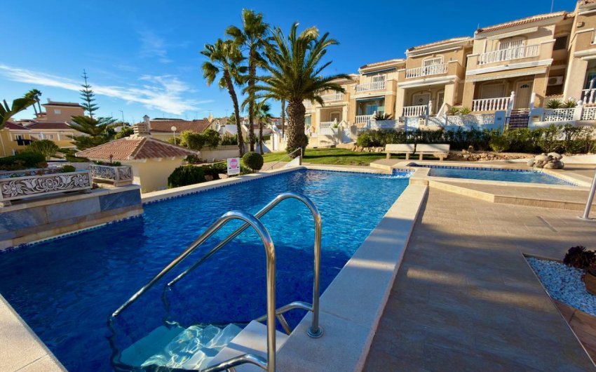 Reventa - Villa -
Ciudad Quesada - La Fiesta